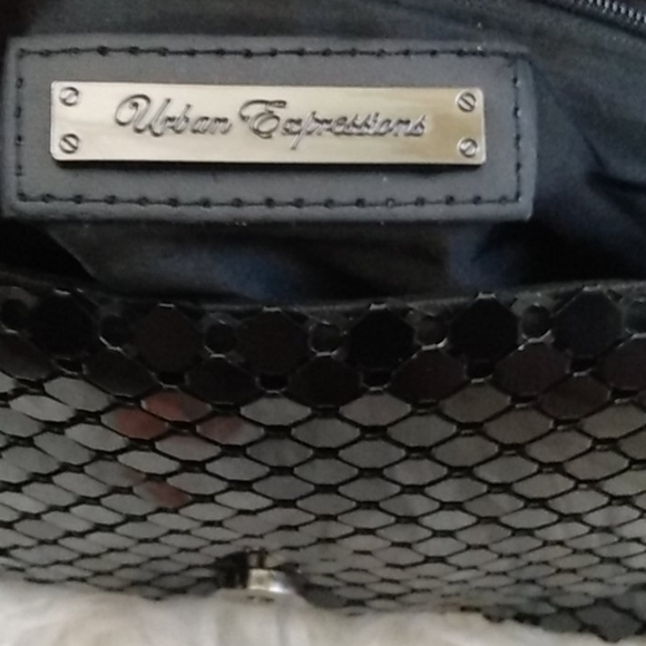 Shiney black metal purse - Picture 5 of 9